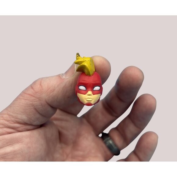 DISNEY TOY BOX CAPTAIN MARVEL HEAD ONLY - Picture 1 of 4